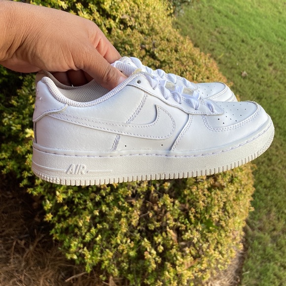 Nike Air Force 1 Low Size 5.5Y Triple White Kid’s Sneakers - Picture 8 of 13